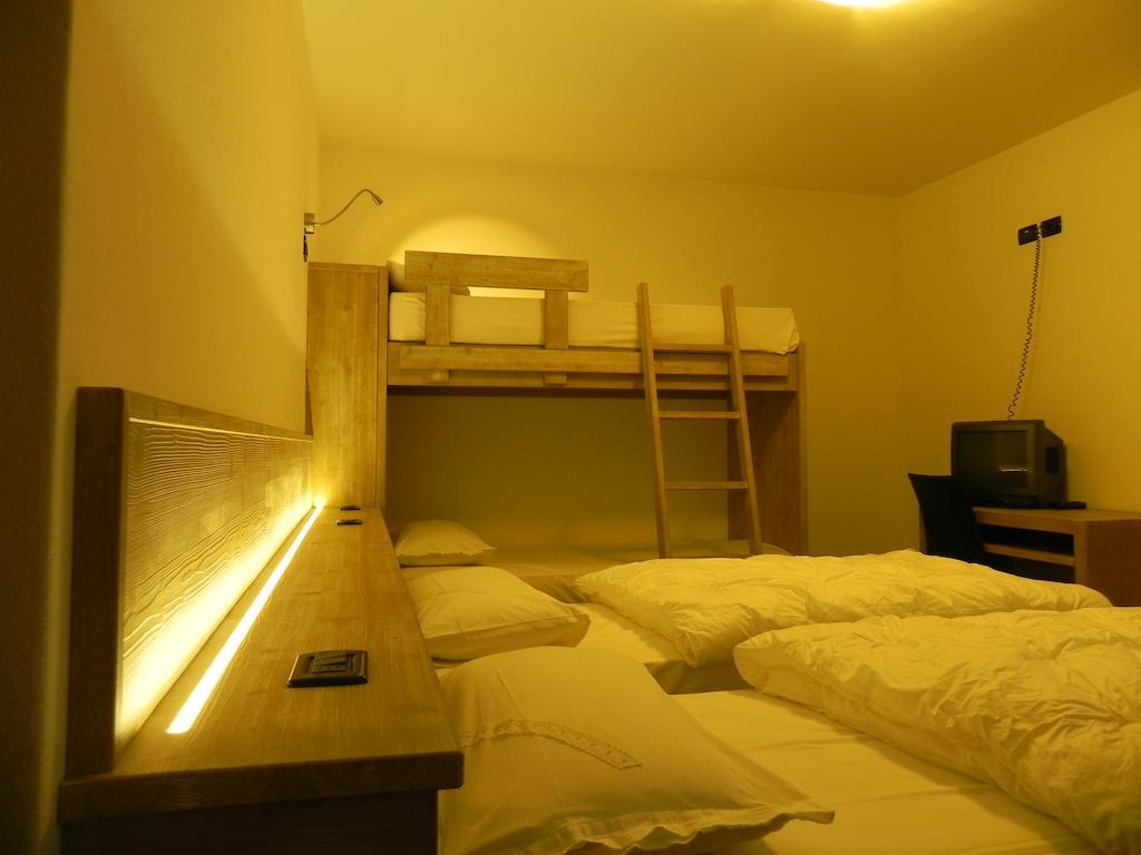 Rifugio Capanna Bill Hotel ร็อคคา ปิเอโตเร ภายนอก รูปภาพ